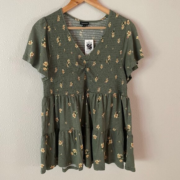 NWT Torrid V-Neck Smocked Bodice‎ Babydoll Green Floral Top Size 0/L/12 - Picture 2 of 9